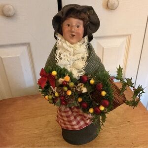 Byers Choice Cries of London Holiday Vendor